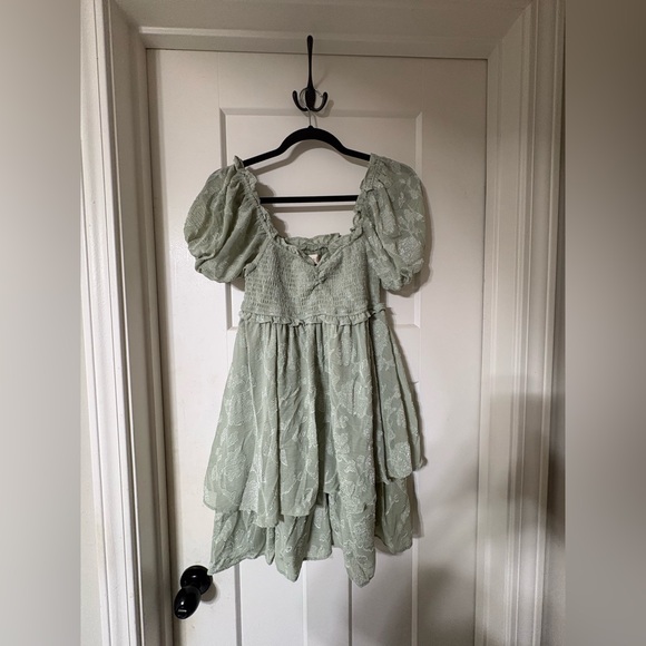 Altar'd State Dresses & Skirts - Altar’d State NWT Puff Sleeve Tiered Dress in Sage Green
